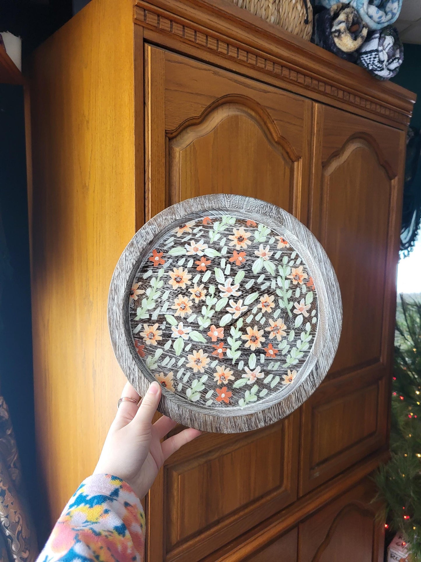 acrylic floral wooden tray*acrylic art on tray*wooden tray*painted wooden tray*floral painted wooden trays*flower tray art*wooden trays art